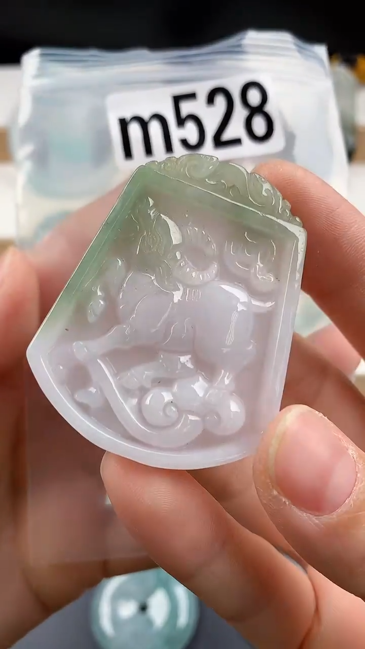 颈饰未镶嵌翡翠天然翡翠吊坠挂件