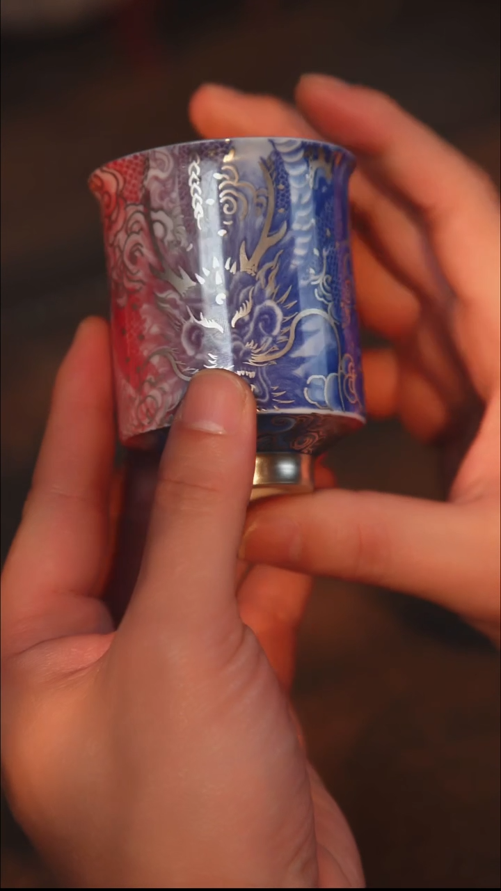 瓷鎏银龙腾四海青花釉里红主人杯