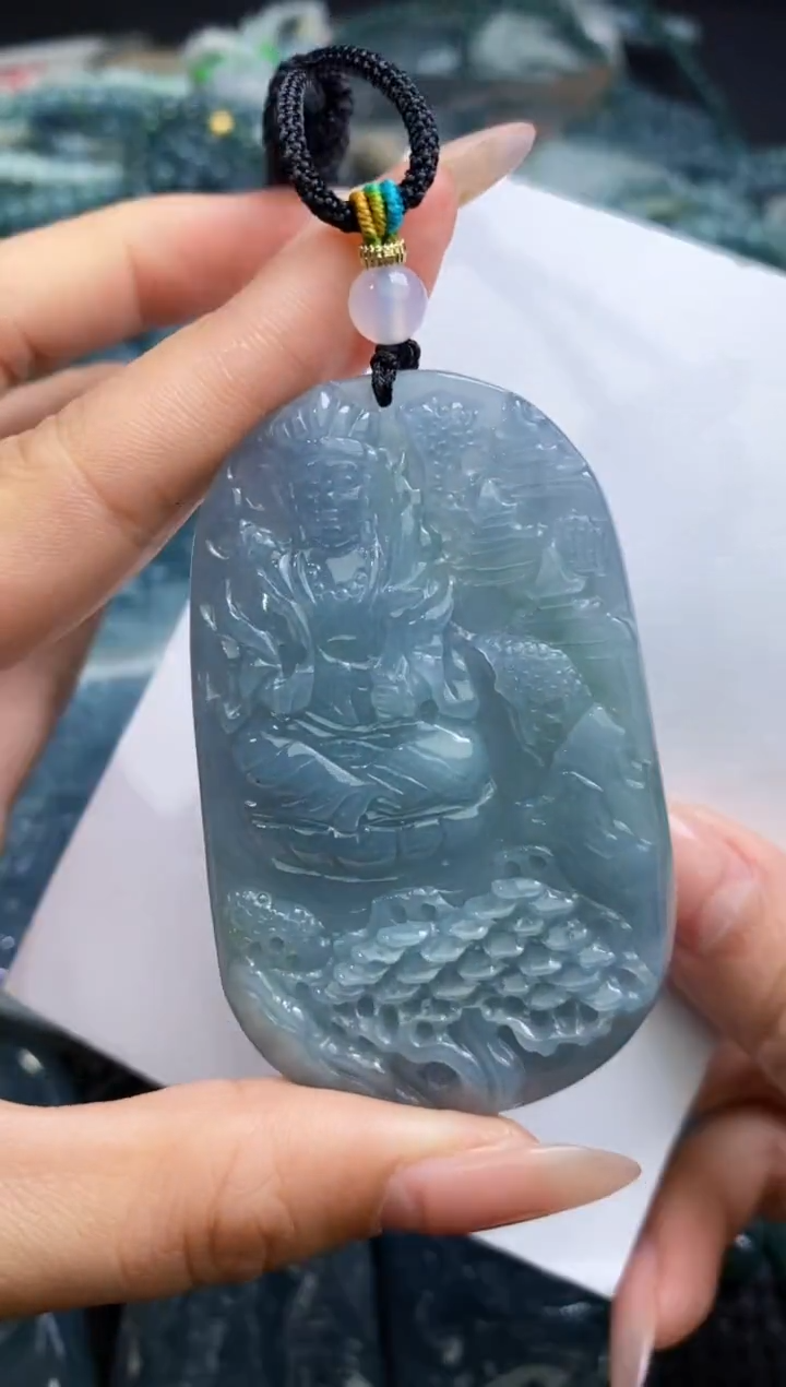 【闪购商品】翡翠颈饰未镶嵌           