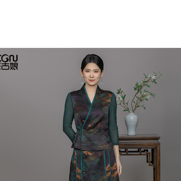 浒城古娘时尚复古国风刺绣女鹤云间香云纱外套21C18117