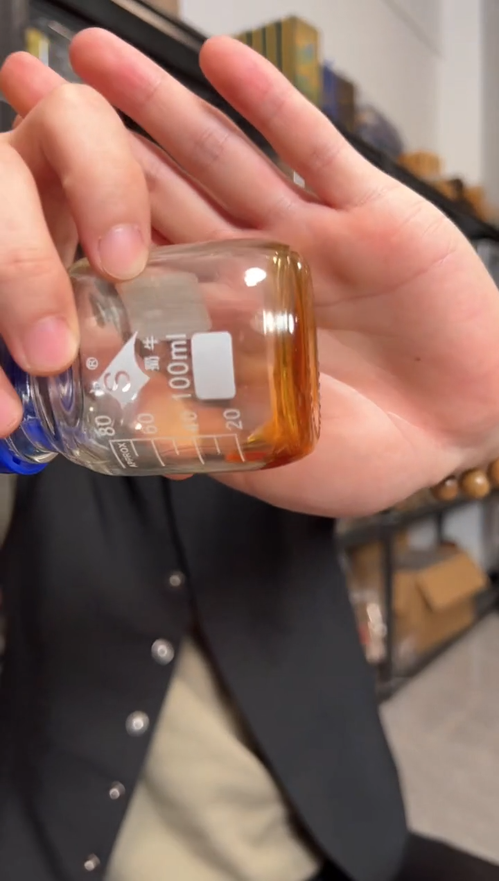 【闪购商品】沉香沉香精油存放5年香港铁头古法1克