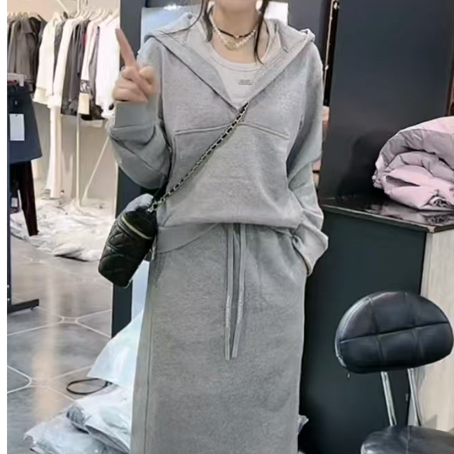 2025春季新款时尚半身裙套装女宽松显瘦洋气百搭女装休闲两件套