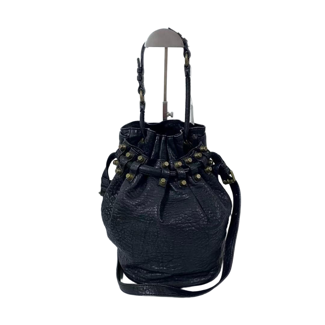 95新 ALEXANDER WANG/亚历山大·王 黑色全皮铆钉水桶包 2508LQ286