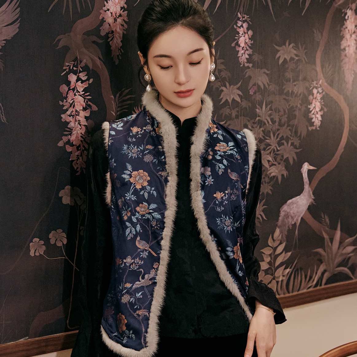 盛唐牡丹|石青色喜鹊纹宋锦水貂夹棉马甲