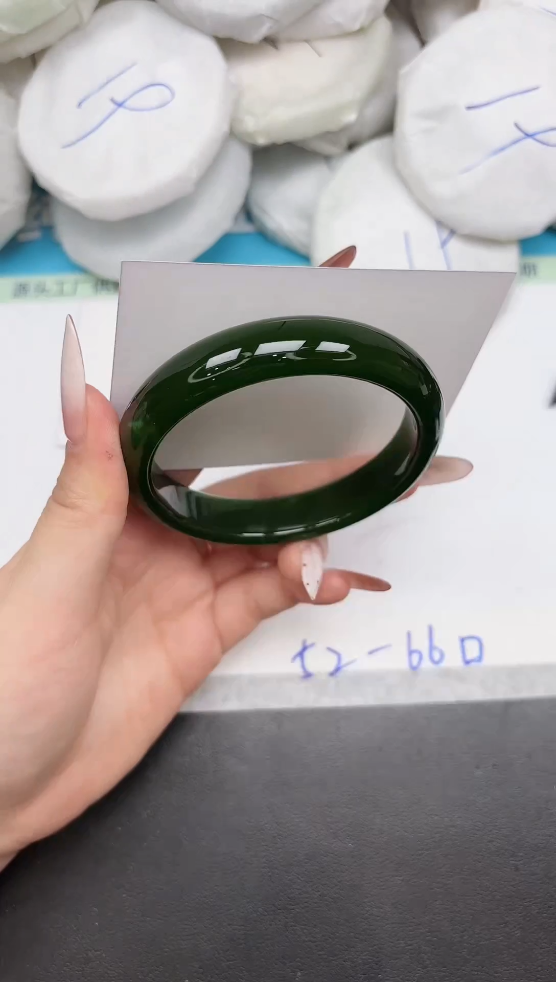 未镶嵌手镯石英质玉A136/64.6