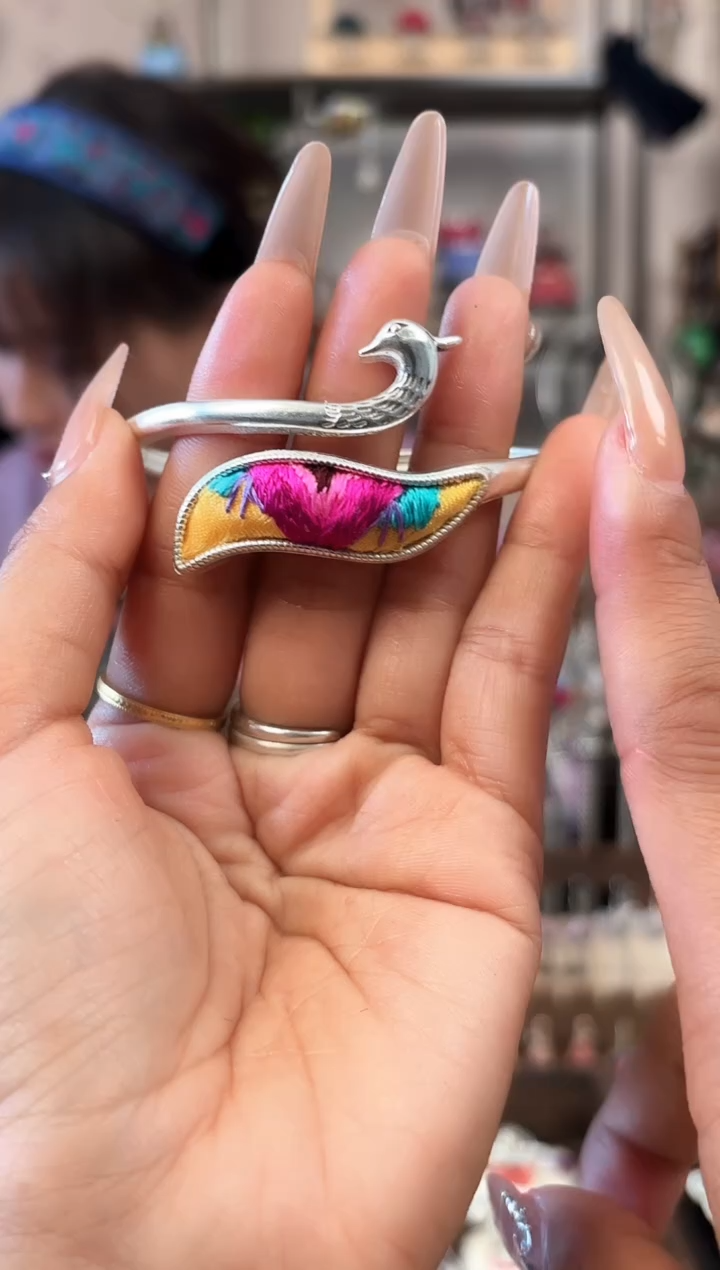 【闪购商品】织绣艺枝独秀手工饰品354