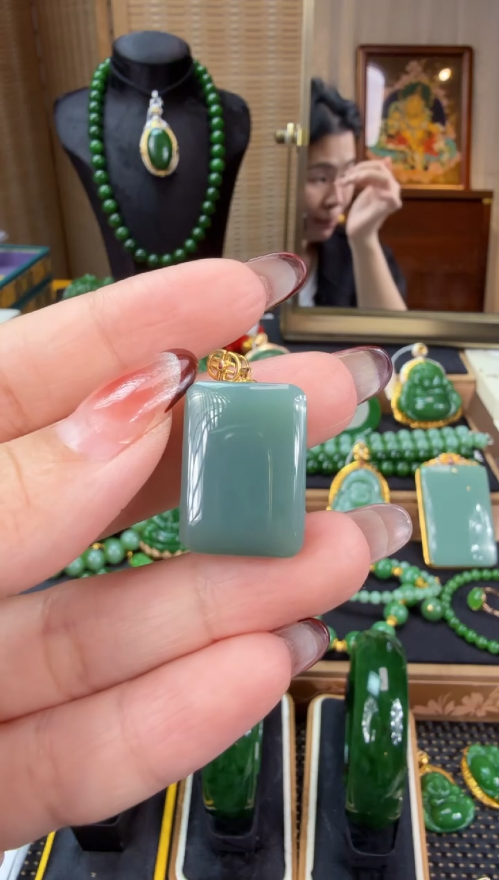 【闪购商品】和田玉（碧玉）吊坠(赠链)18K金镶嵌  