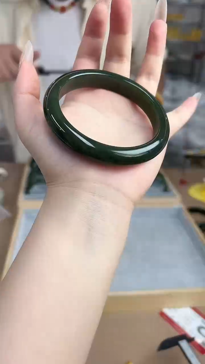 【闪购商品】和田玉红皮未镶嵌圈口59