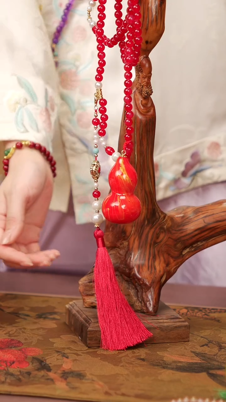 338天琦閤漆艺小葫芦挂件