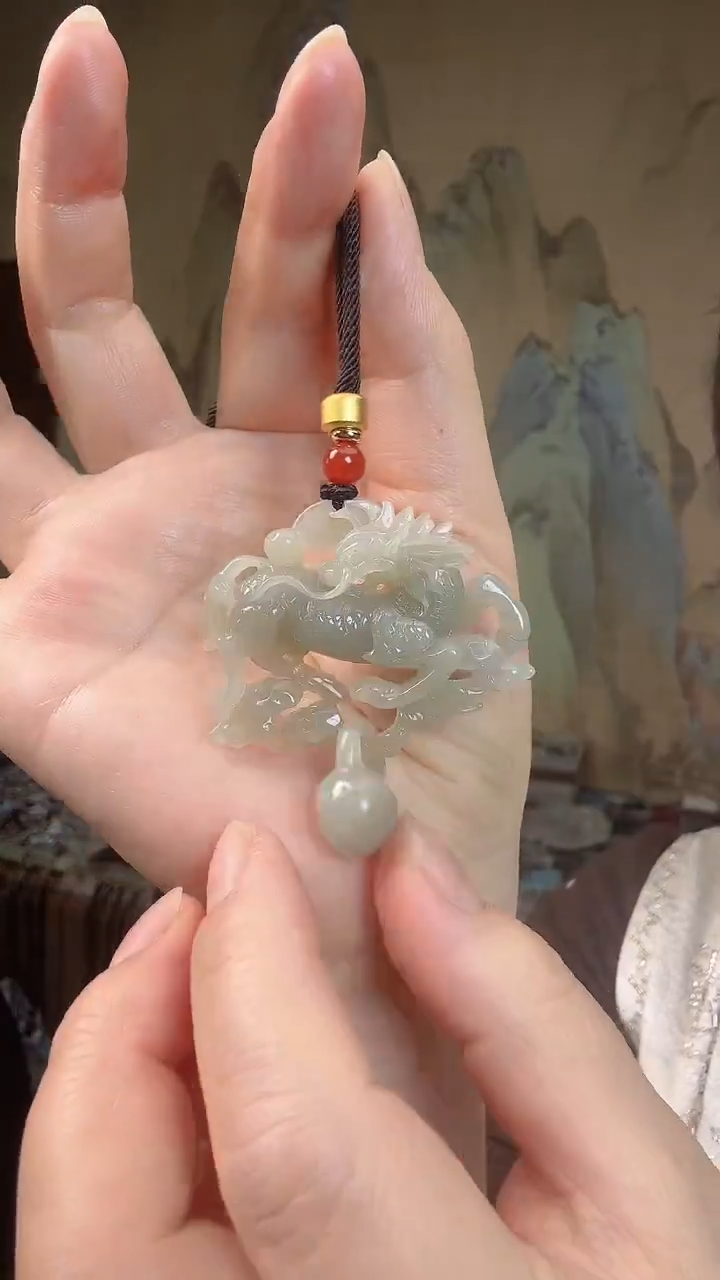 颈饰未镶嵌和田玉.