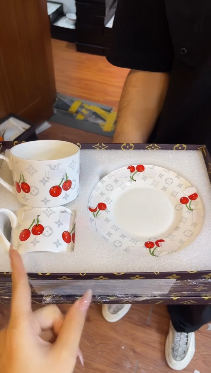 杯鸿辉家品牌瓷器，京东包邮！