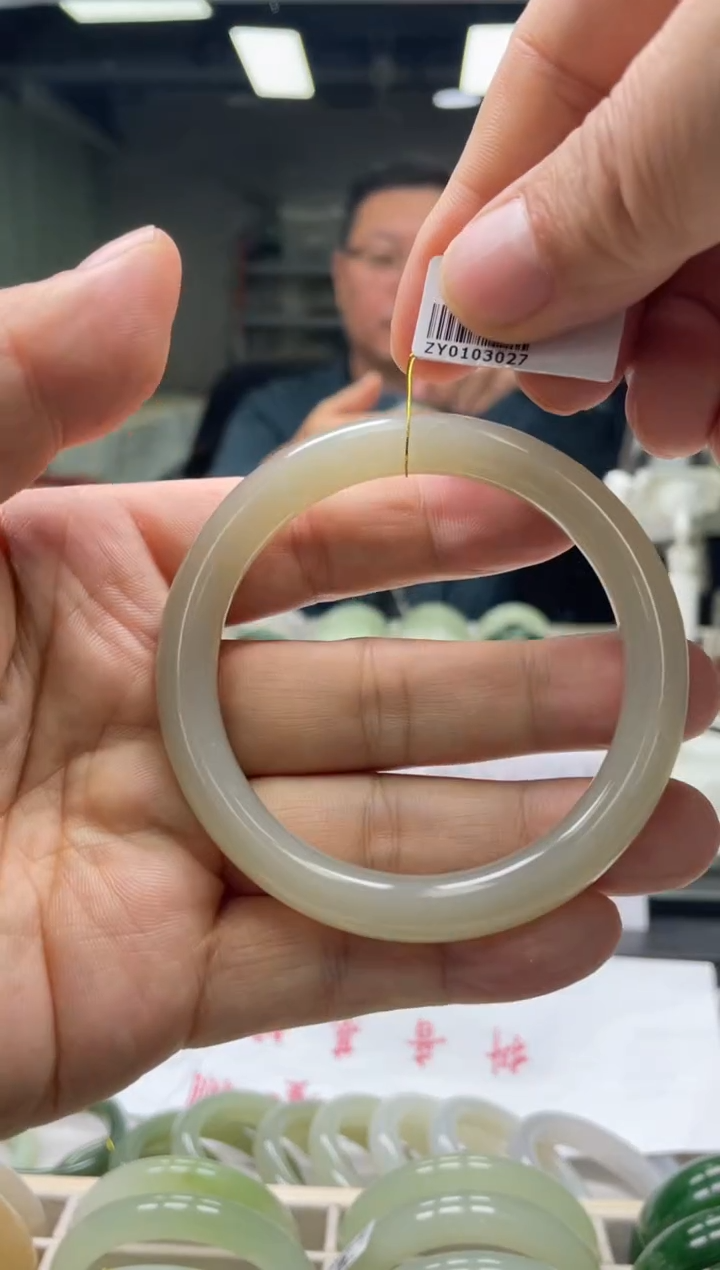 【闪购商品】和田玉手镯未镶嵌编码3027 圈口59-60