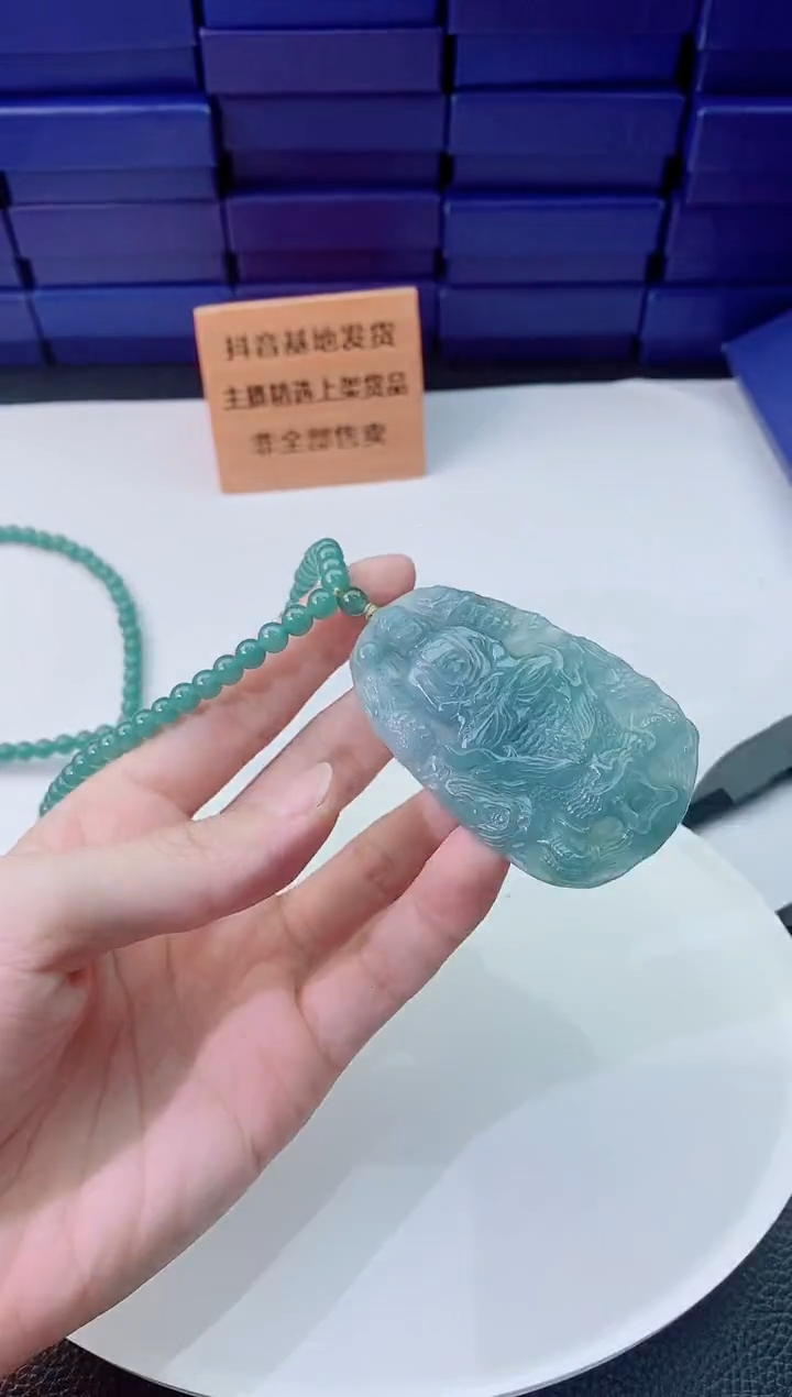 翡翠未镶嵌颈饰1111111111