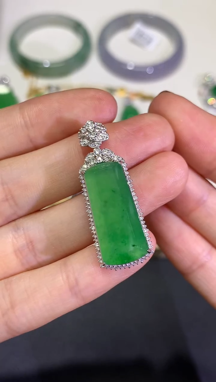 【闪购商品】翡翠颈饰18K金镶嵌团购51