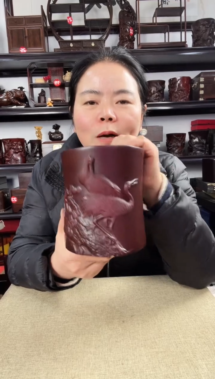 木老李红木工艺品仙鹤笔筒
