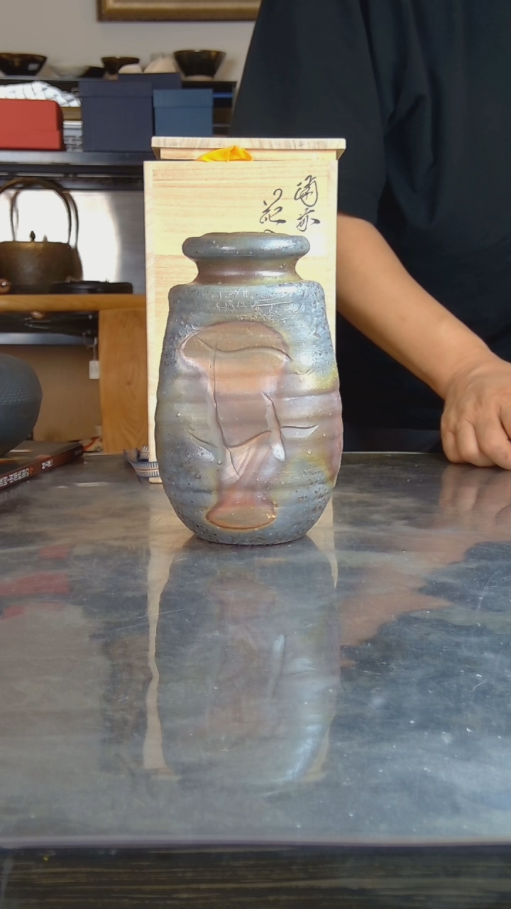 铁悬***马日本原产备前烧花器