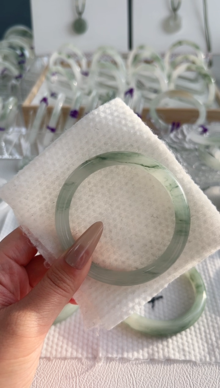 【闪购商品】石英质玉（天山翠）手镯未镶嵌60