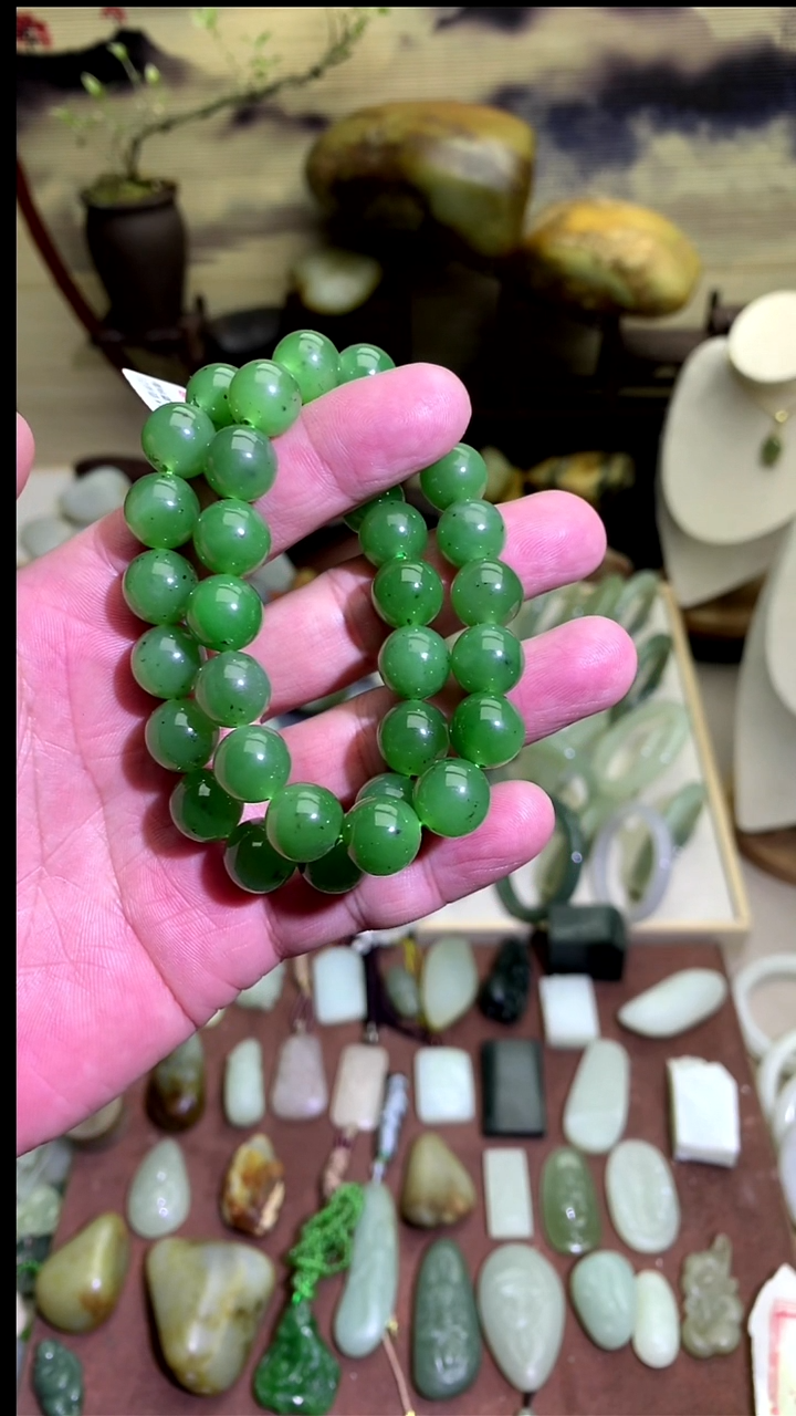 【闪购商品】和田玉（碧玉）颈饰未镶嵌卡12碧玉手串