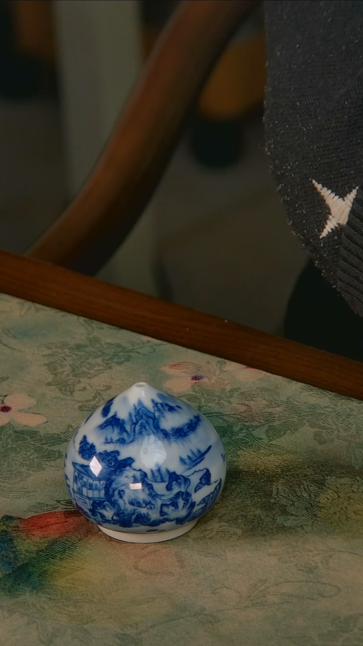 杯M****舍手工手绘杯杯很美丽