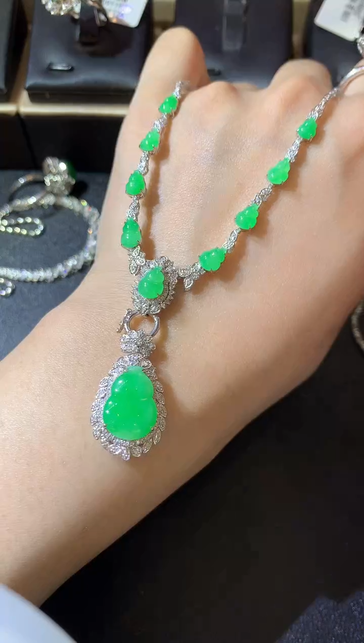 【闪购商品】翡翠套链18K金镶嵌C32翡翠