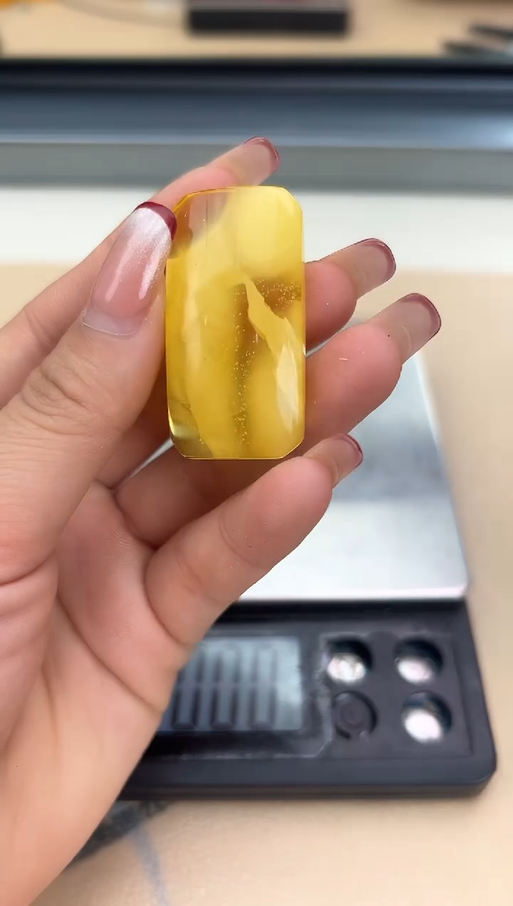 【闪购商品】琥珀裸石未镶嵌蜜蜡吊坠