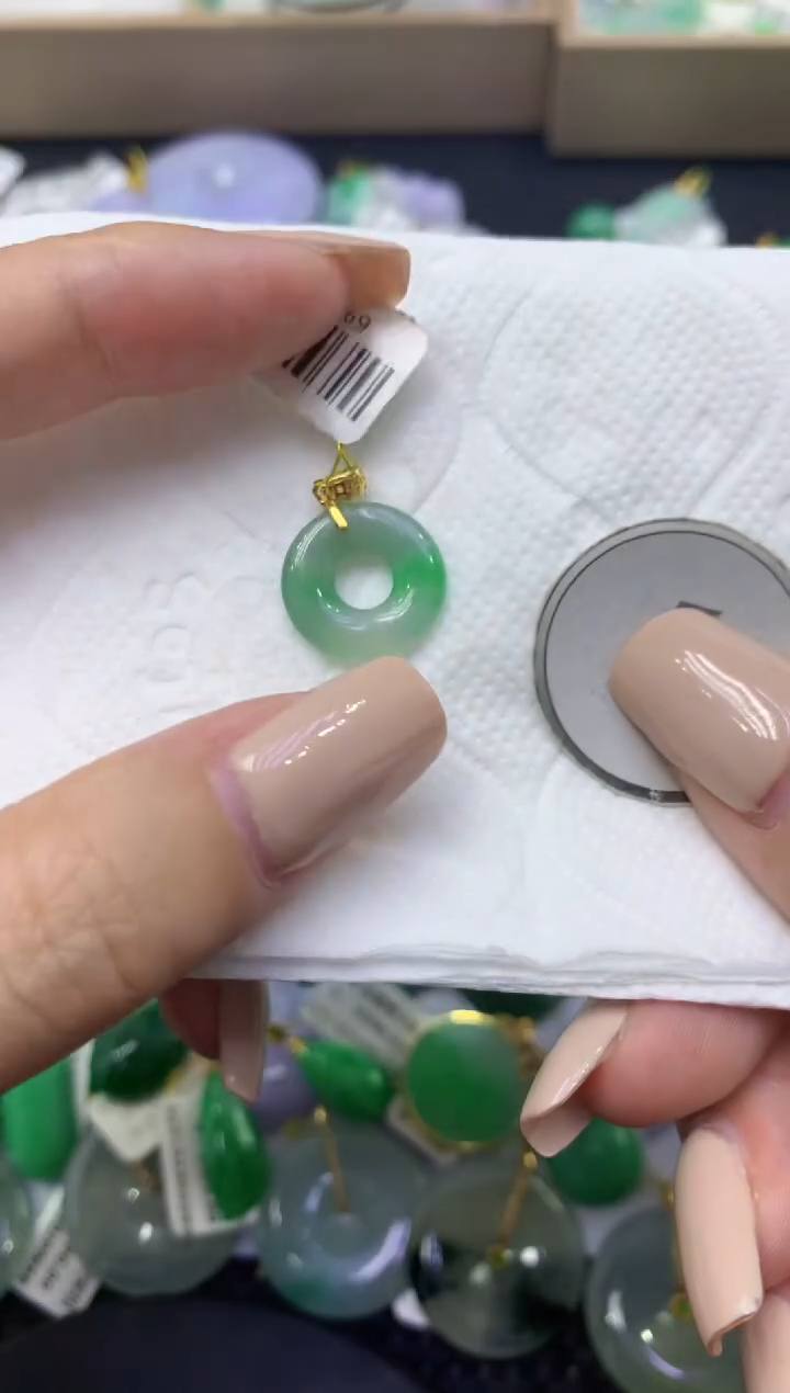 颈饰未镶嵌翡翠天然缅甸翡翠A货