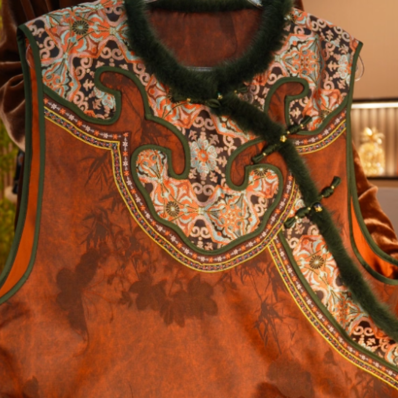 【绿野仙踪】2025秋冬季保暖国风刺绣马甲2025C06865大鹅大女王仓