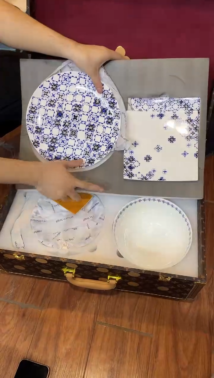 杯鸿辉家品牌瓷器，京东包邮！