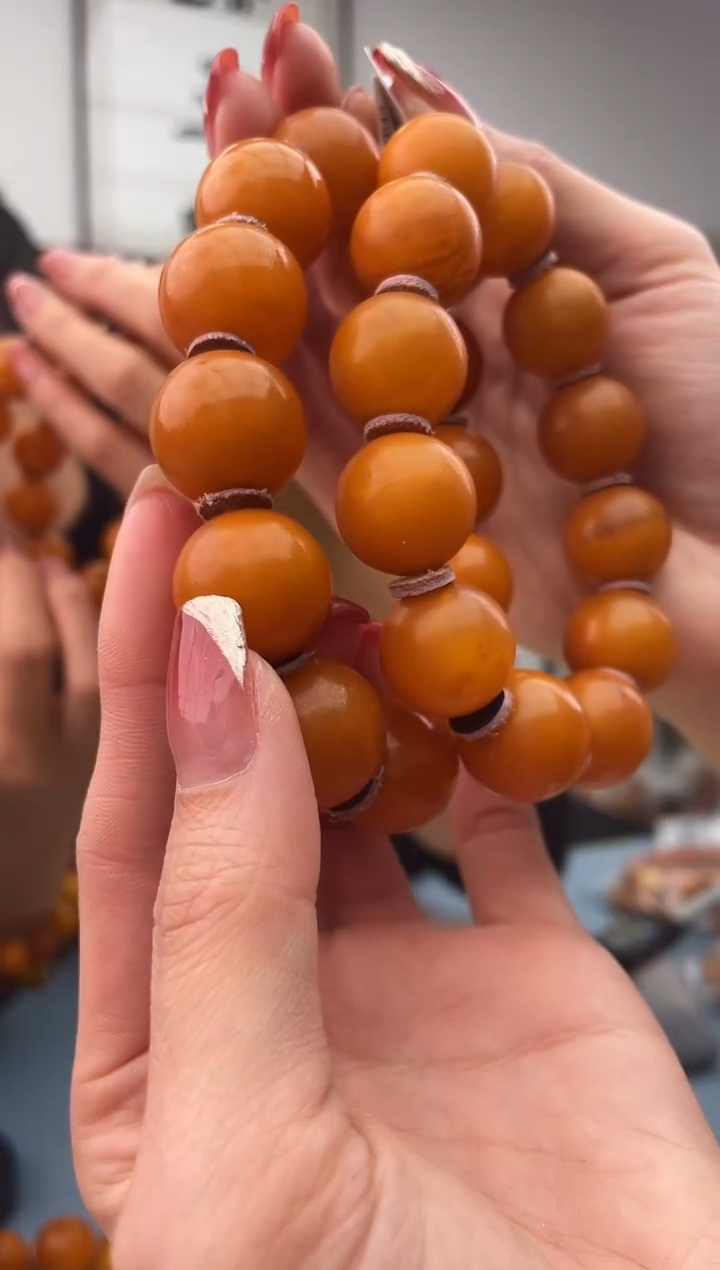 【闪购商品】蜜蜡珠宝奇石未镶嵌假一赔十，多样性发一件微瑕037 17