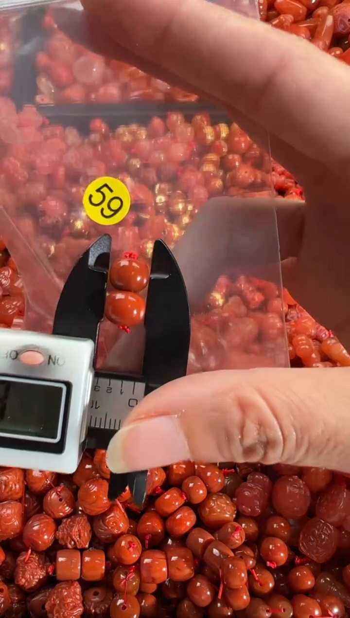 【闪购商品】南红玛瑙颈饰未镶嵌1