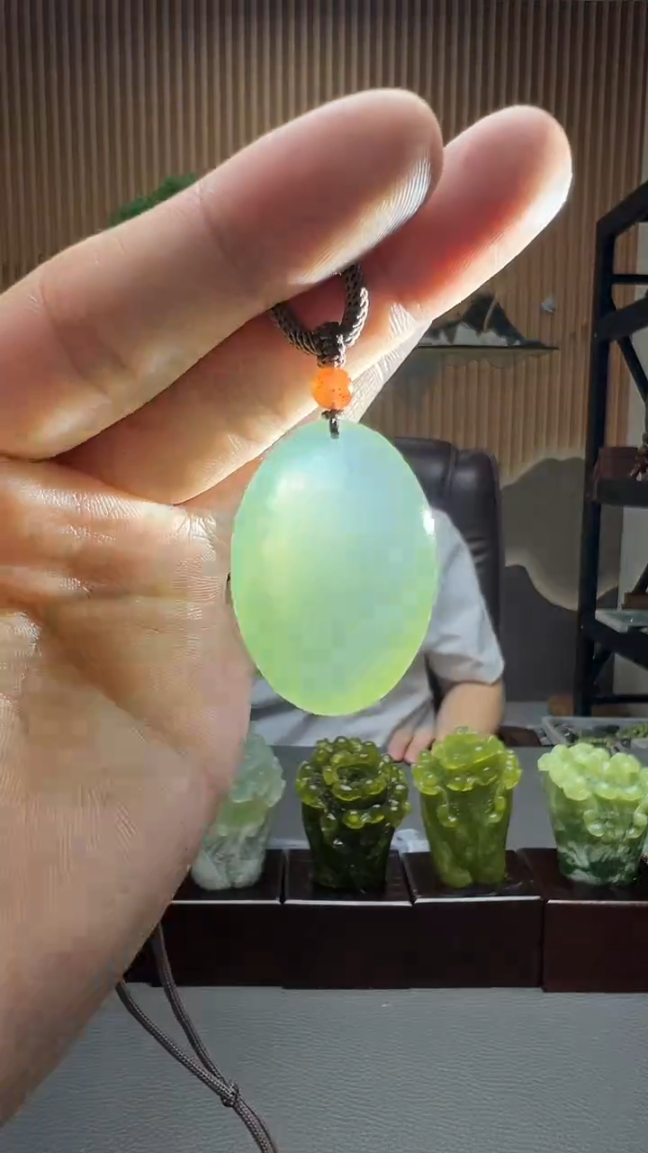 【闪购商品】蛇纹石玉颈饰未镶嵌天然玉石吊坠