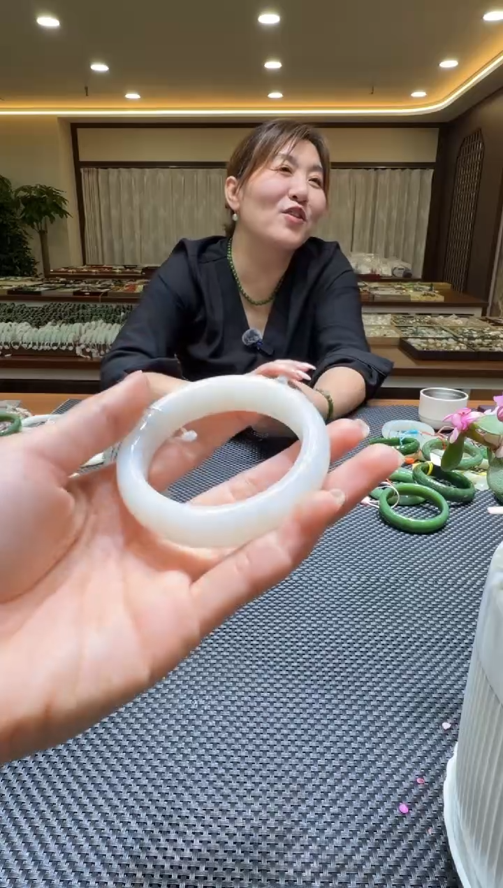 颈饰未镶嵌和田玉手镯54