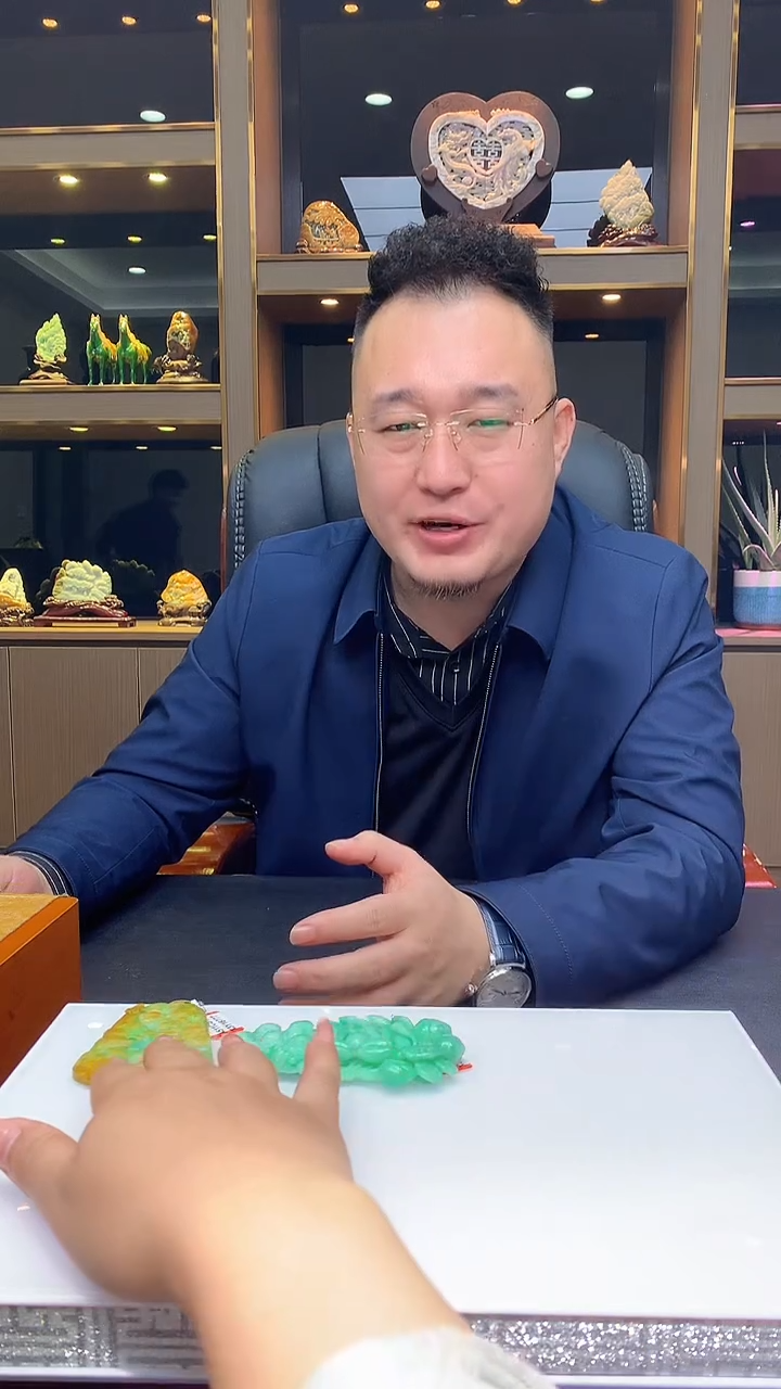 【闪购商品】定制翡翠未镶嵌1018xx-毛货挂件22