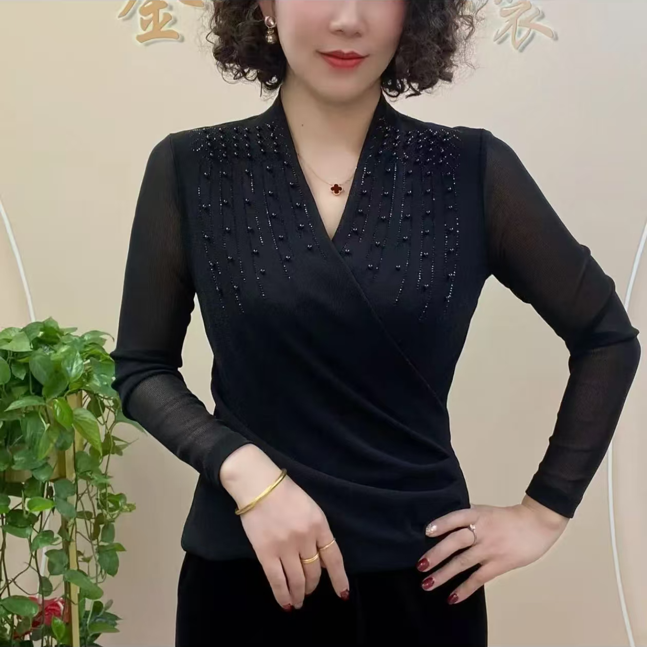 103款秋季新款2025网纱长袖气质显瘦交叉领纯色净面时尚女士上衣