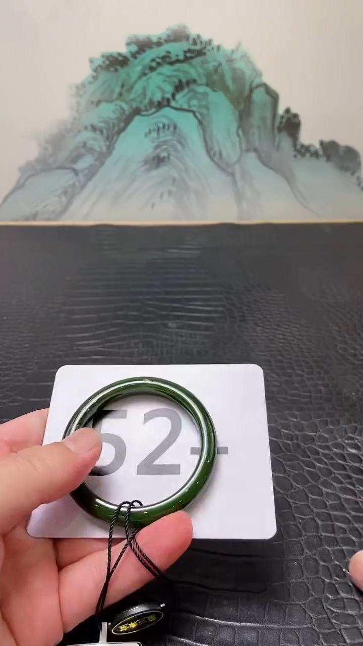 和田玉（碧玉）手镯未镶嵌一个