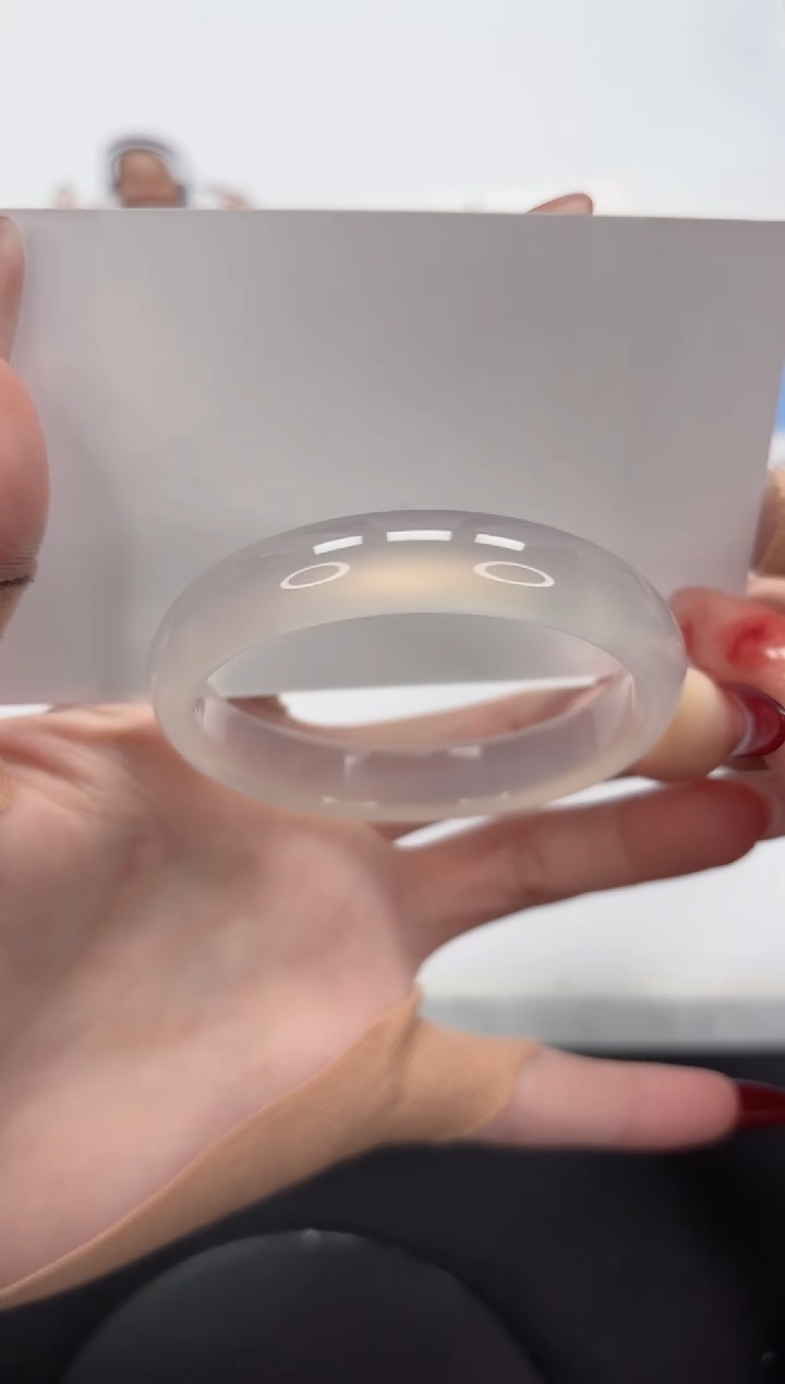 【闪购商品】石英质玉手镯未镶嵌A77-52.2