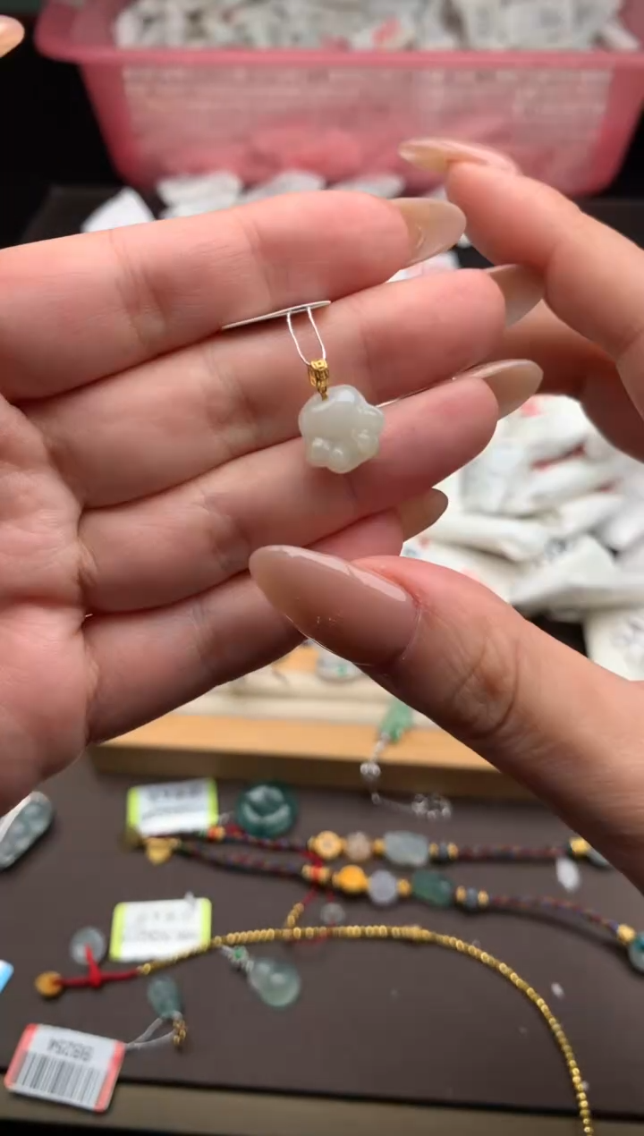 【闪购商品】翡翠挂件18K金镶嵌一