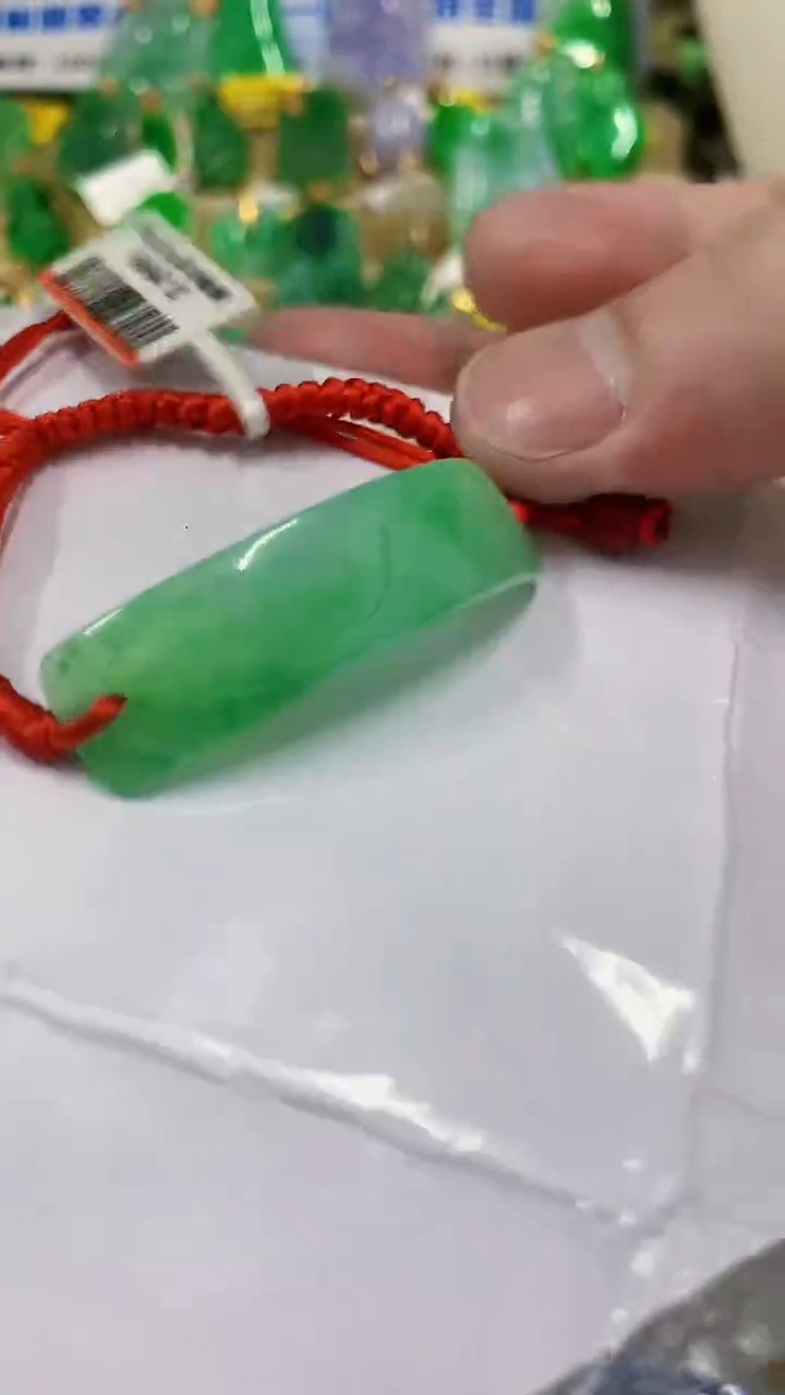翡翠未镶嵌颈饰挂件