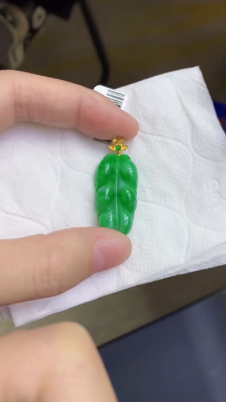 颈饰18K金镶嵌翡翠天然缅甸翡翠A货