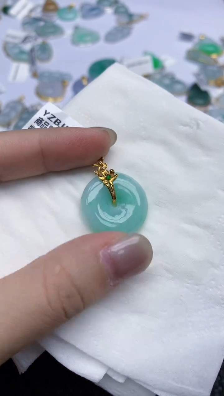 【闪购商品】翡翠颈饰18K金镶嵌天然翡翠A货