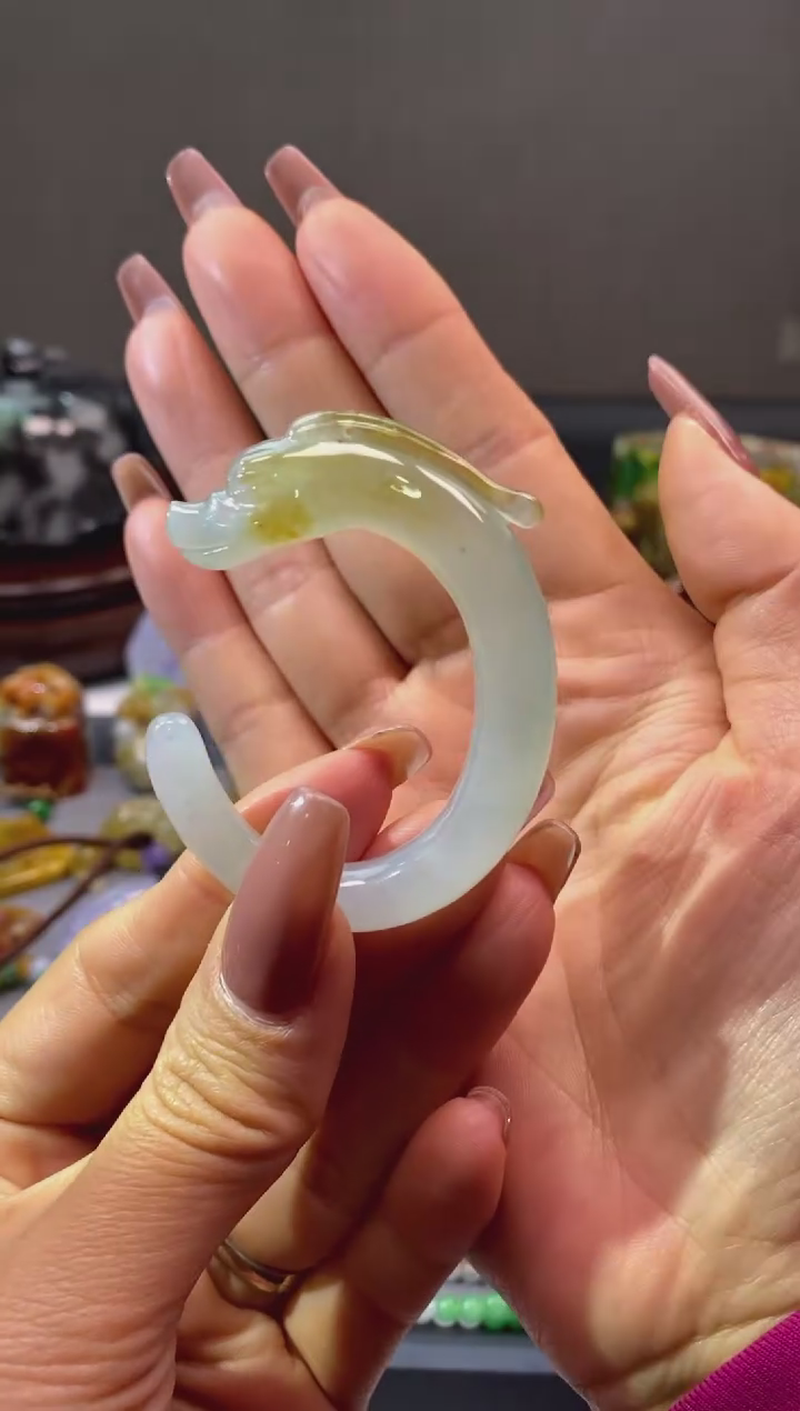 【闪购商品】翡翠挂件未镶嵌翡翠黄翡C龙挂件