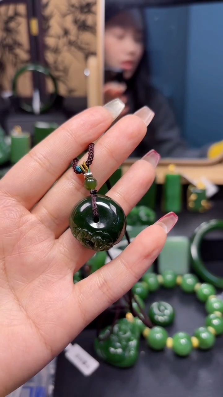 【闪购商品】和田玉（碧玉）吊坠(赠链)未镶嵌1