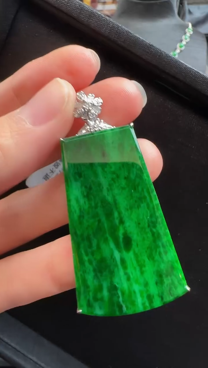 【闪购商品】翡翠颈饰18K金镶嵌437无事牌一个