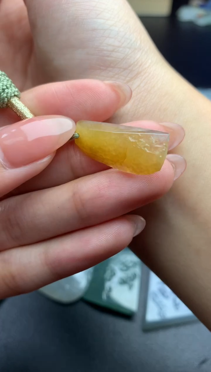 【闪购商品】翡翠吊坠(不含链)18K金镶嵌净货