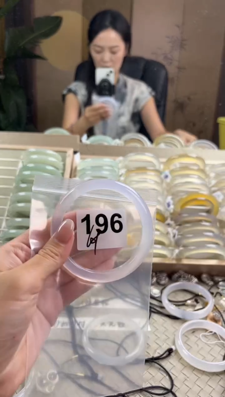 手镯玛瑙/玉髓未镶嵌196
