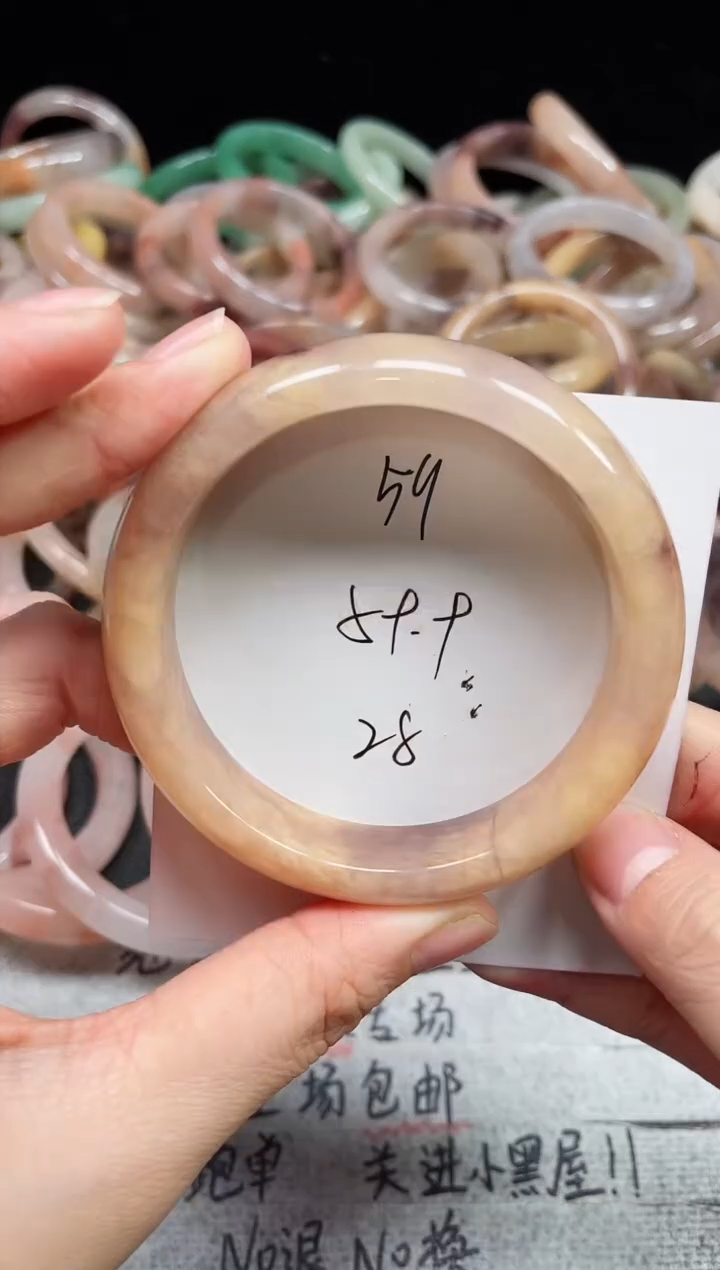 未镶嵌手镯石英质玉59