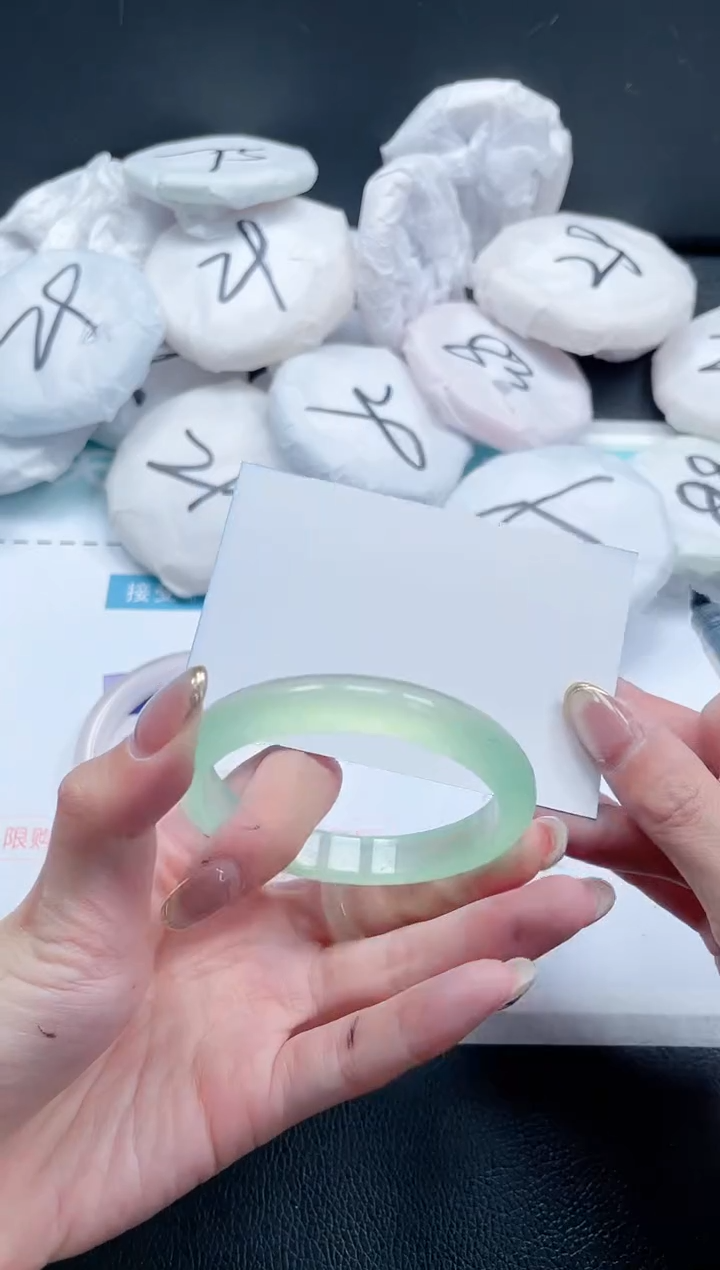 【闪购商品】石英质玉手镯未镶嵌 12J282-55