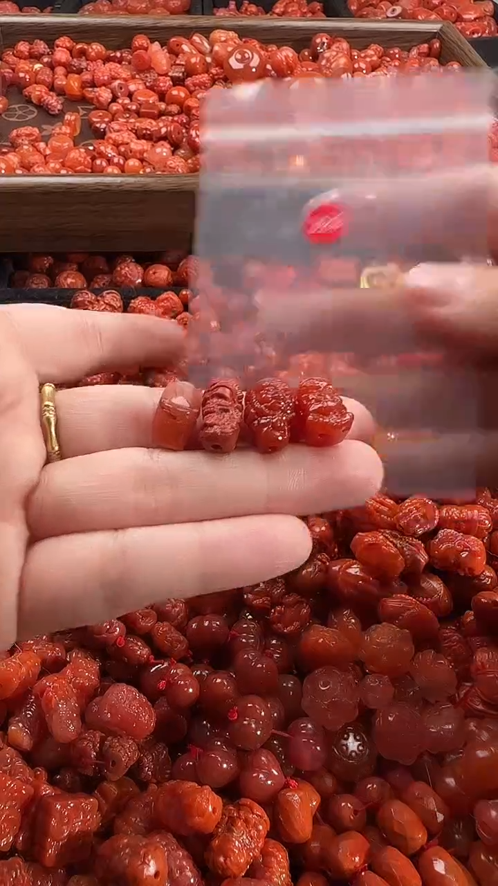 颈饰未镶嵌南红玛瑙1