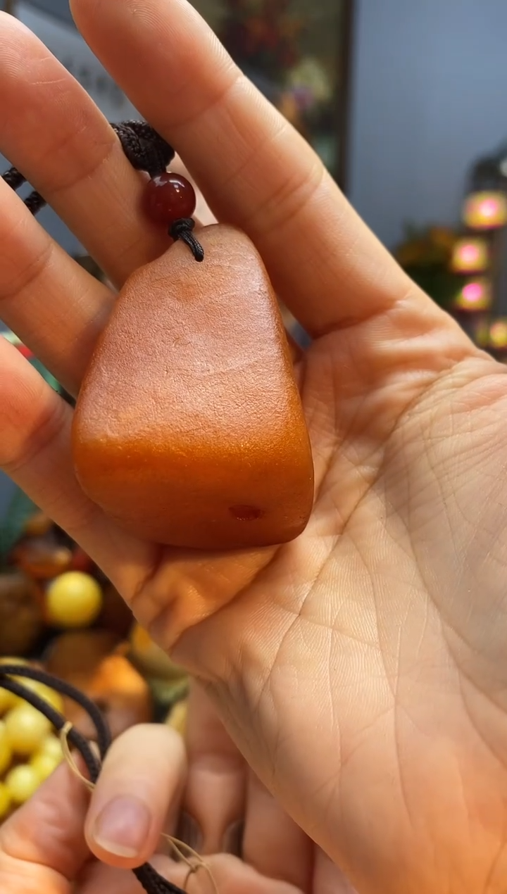 琥珀颈饰未镶嵌吊坠