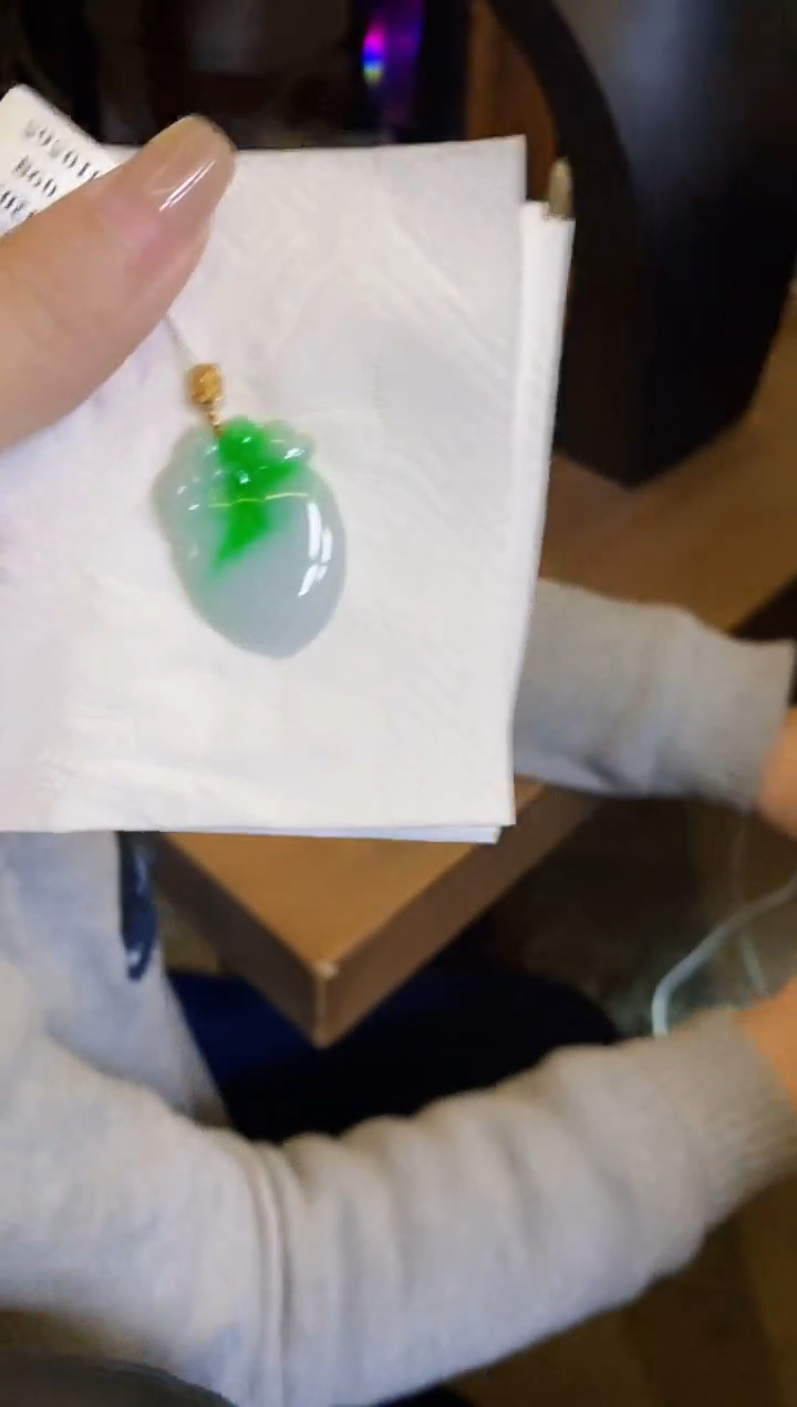 【闪购商品】定制翡翠18K金镶嵌吊坠